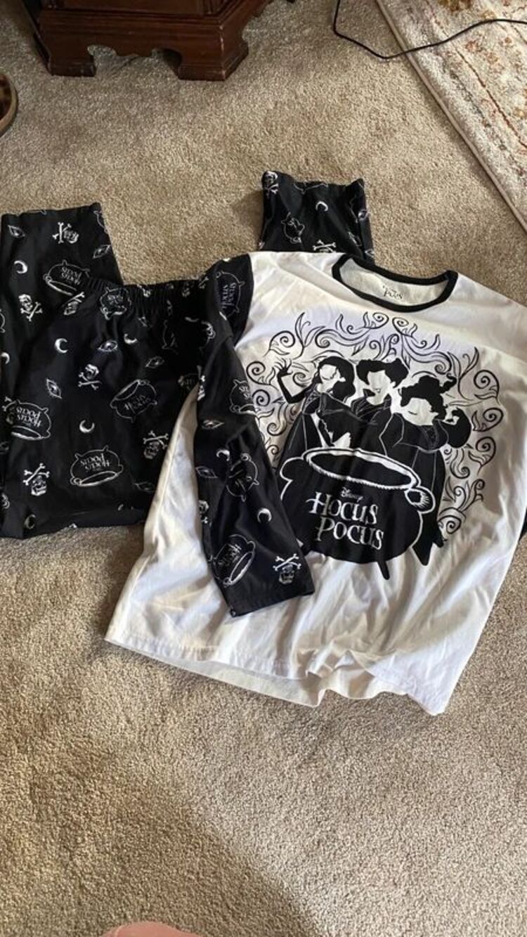 Disney Hocus Pocus XL Sanderson Sisters Pajama Set 2 Piece Sleepwear